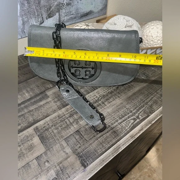 Tory Burch Amanda Crossbody Bag - Picture 5 of 10